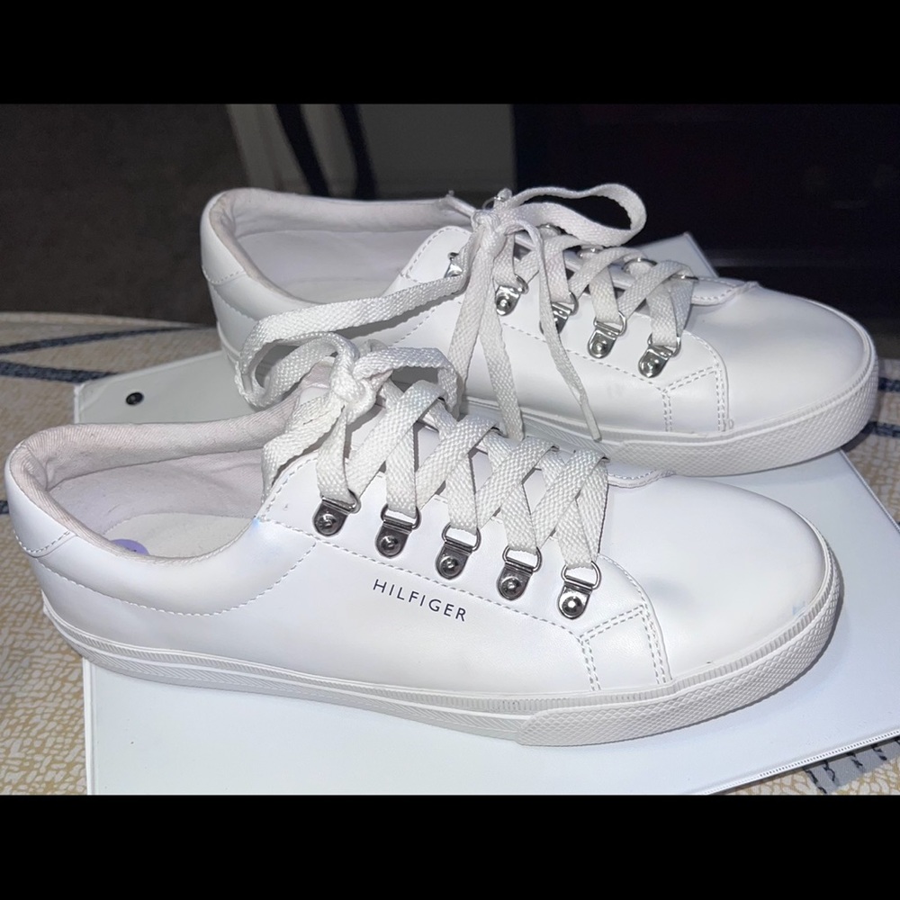 Tommy Hilfiger leather sole sneakers